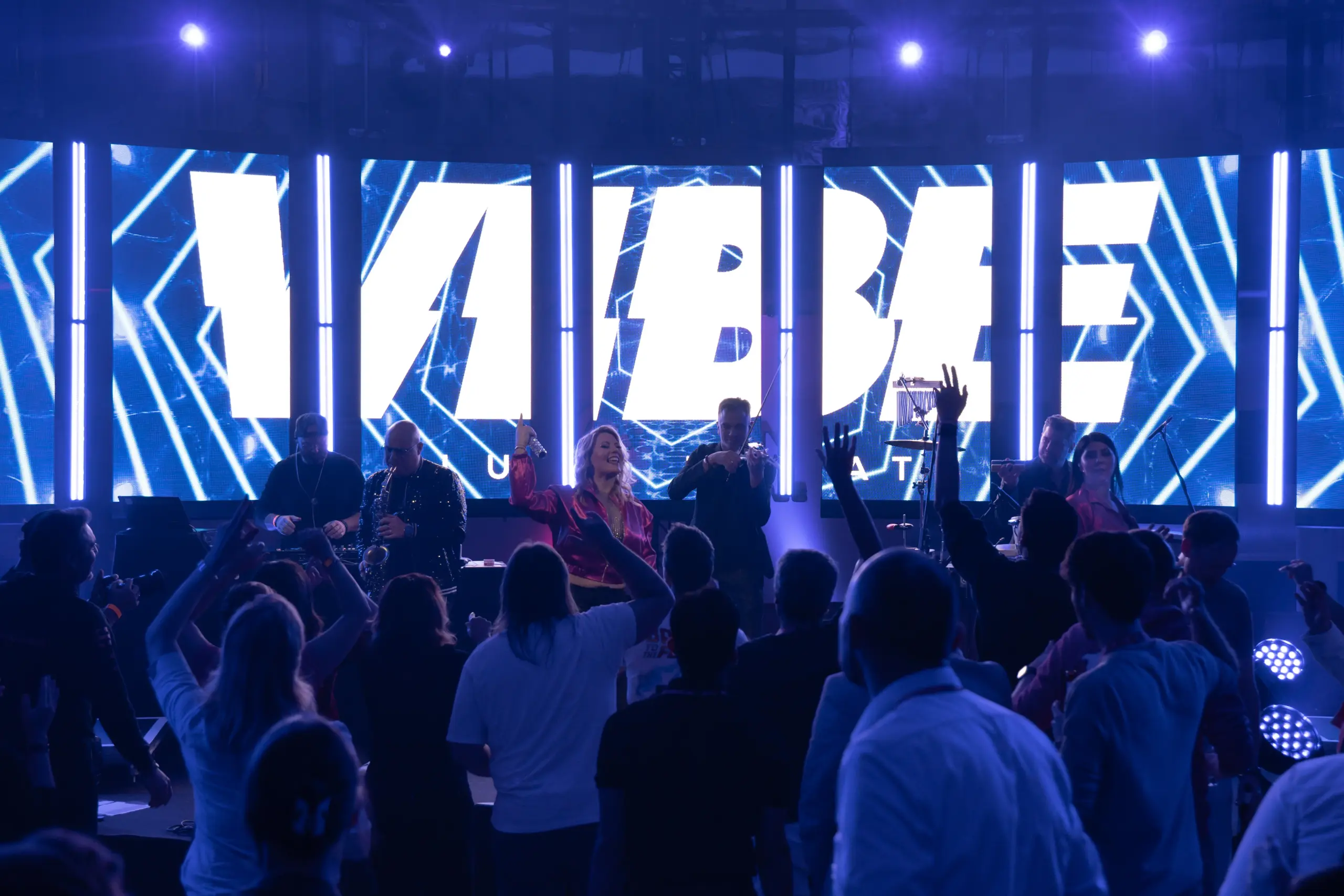 Sängerin und Pianistin Köln - Vibe Band - Eileen Cassandra